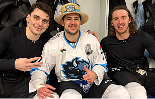 Победная раздевалка минского «Динамо» после третьего матча 1/8 финала с московскими динамовцами