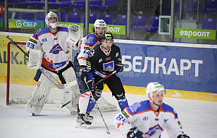 Калугин и Журня набрали по два очка, а «Химик» снова победил «Локомотив»