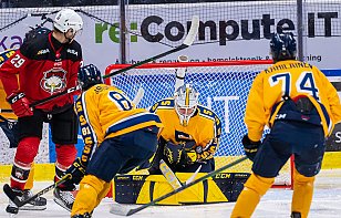 Никита Толопило провел первый официальный матч в Швеции