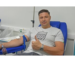 Представители Федерации хоккея Беларуси и минского «Динамо» стали донорами крови