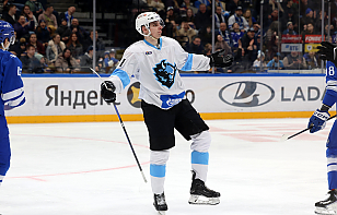 Шайба Виталия Пинчука вошла в десятку лучших марта в КХЛ