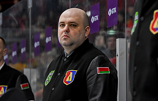 Денис Ламеко: очень тяжело даются голы. Вроде игру в обороне наладили, а в атаке немного не получается, поэтому доводим до такой нервной