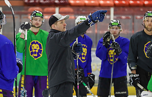 Александр Матерухин: лучшим вратарем сезона назову Романа Бобарико