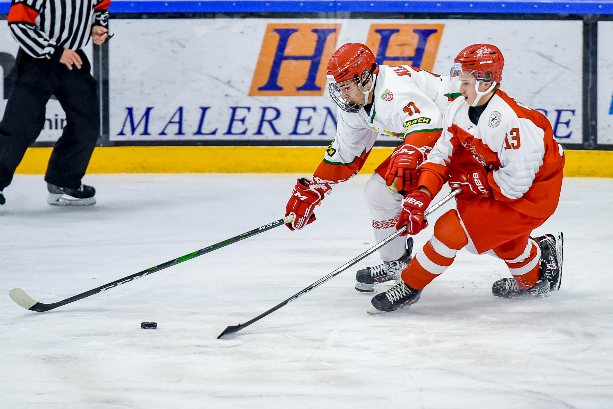 Егор Клавдиев (№11) против датчанина Маркуса Альмквиста (№13).