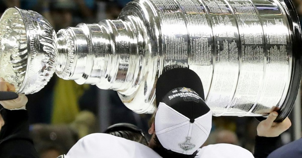 Кубок Стэнли.jpg Кубок Стэнли.jpg