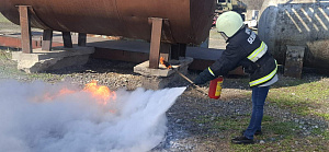 	 С работниками ХК «Гомель» проведены занятия по использованию первичных средств пожаротушения