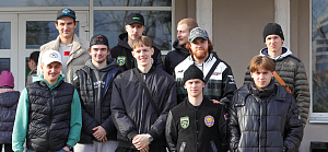 Вне льда, но в игре