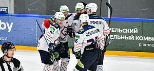 «Металлург» повторно победил в дерби благодаря дублю Веремеенко и напрямую вышел в плей-офф